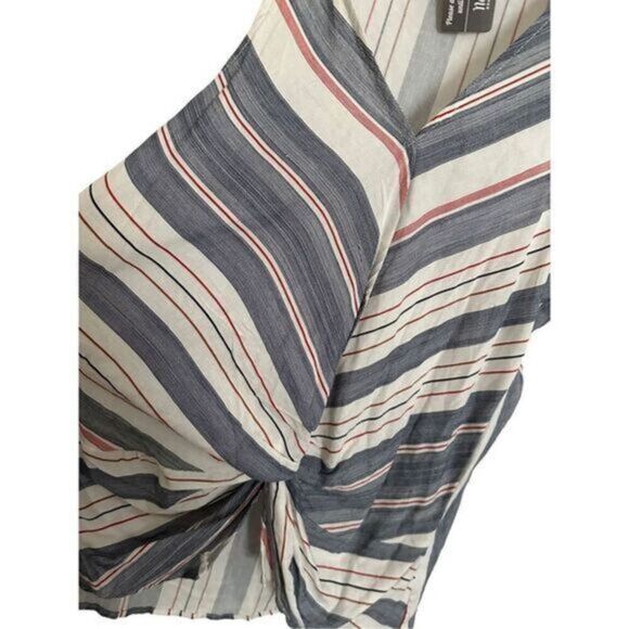 Twenty second sleeveless  Striped Blouse Size Medium‎ NWT - Picture 2 of 4